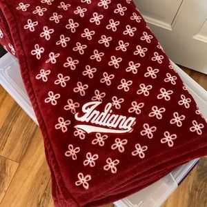 Vera Bradley Indiana University Throw Blanket
